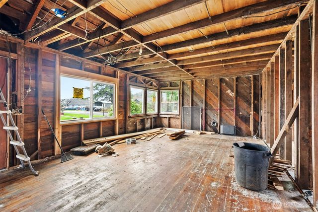 1507 Park Avenue, Raymond, WA 98577