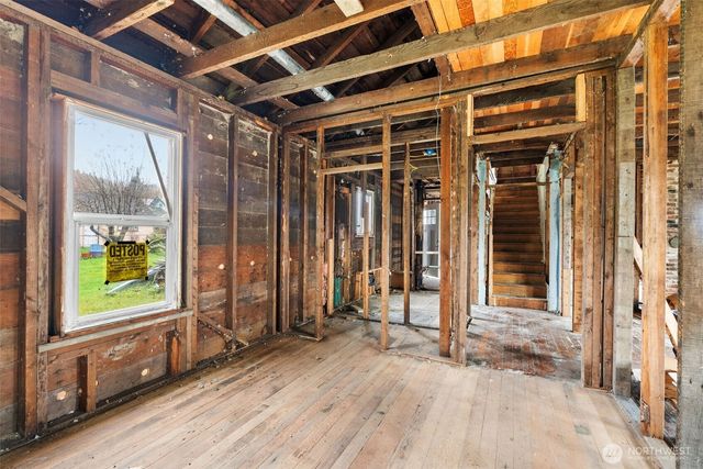 1507 Park Avenue, Raymond, WA 98577