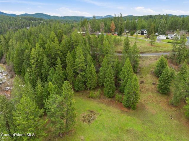 2586 E Fernan Hill RD, Coeur D'alene, ID 83814