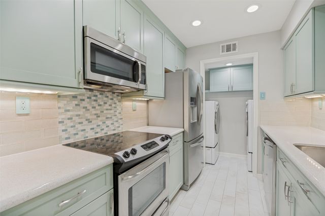 16301 Ledgemont Lane 263, Addison, TX 75001