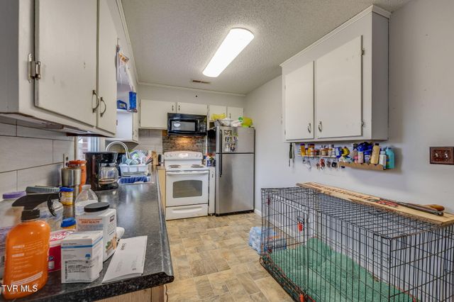 404 Pine Ridge Road, Bluff City, TN 37618