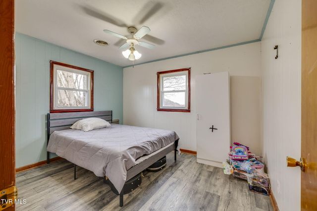 404 Pine Ridge Road, Bluff City, TN 37618