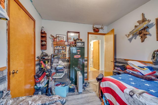 404 Pine Ridge Road, Bluff City, TN 37618