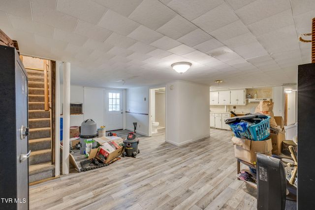 404 Pine Ridge Road, Bluff City, TN 37618