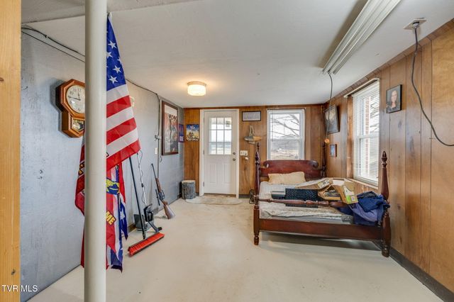 404 Pine Ridge Road, Bluff City, TN 37618