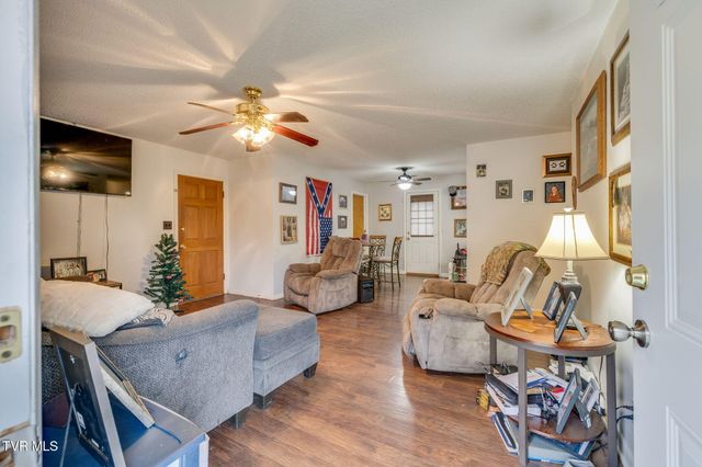 404 Pine Ridge Road, Bluff City, TN 37618