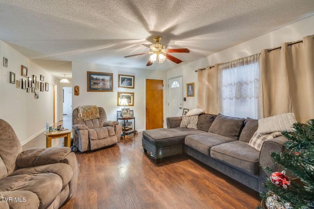 404 Pine Ridge Road, Bluff City, TN 37618