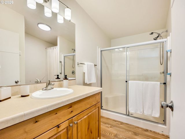 240 11TH Ave, Seaside, OR 97138