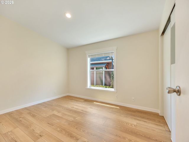 240 11TH Ave, Seaside, OR 97138