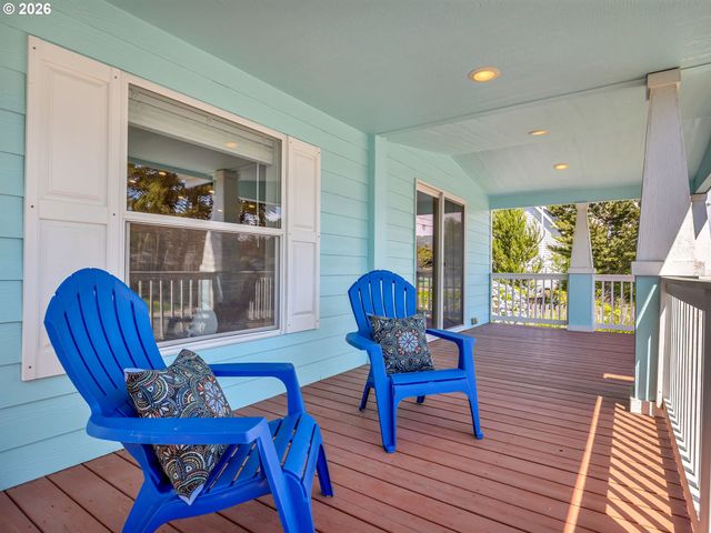 240 11TH Ave, Seaside, OR 97138