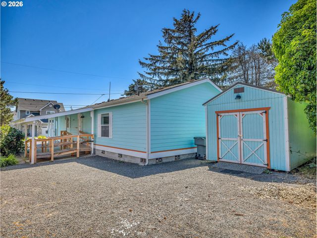 240 11TH Ave, Seaside, OR 97138