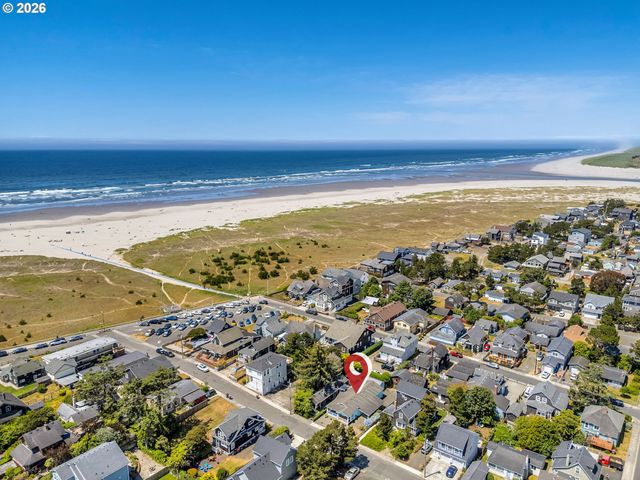 240 11TH Ave, Seaside, OR 97138