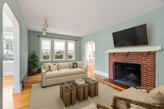 76 Lynde Ave 76, Melrose, MA 02176
