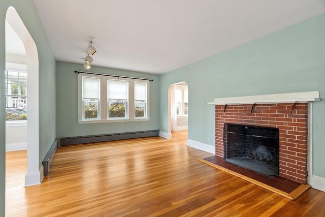 76 Lynde Ave 76, Melrose, MA 02176