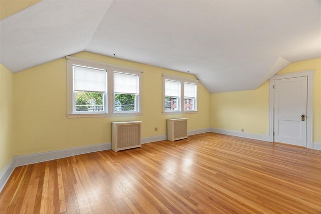 76 Lynde Ave 76, Melrose, MA 02176