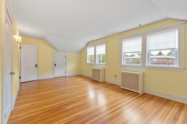 76 Lynde Ave 76, Melrose, MA 02176