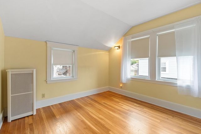 76 Lynde Ave 76, Melrose, MA 02176