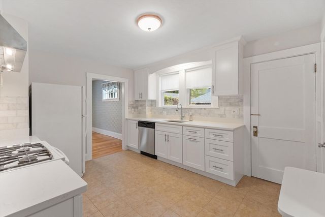76 Lynde Ave 76, Melrose, MA 02176