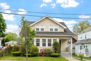 76 Lynde Ave 76, Melrose, MA 02176