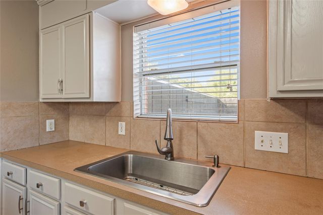 5119 Laurynnbrook Drive, Pasadena, TX 77505