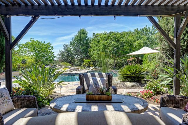 11137 Vista Del Sol, Auburn, CA 95603