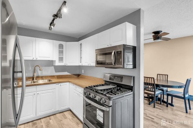 13 Lake Avenue 1A, East Brunswick, NJ 08816