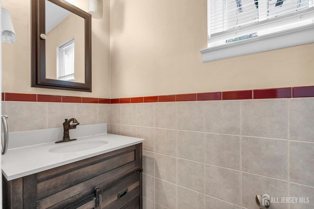 13 Lake Avenue 1A, East Brunswick, NJ 08816