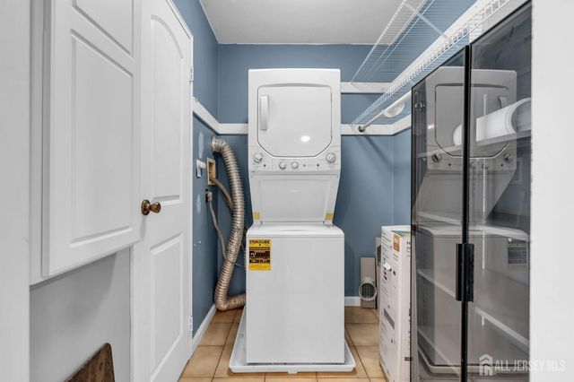 13 Lake Avenue 1A, East Brunswick, NJ 08816