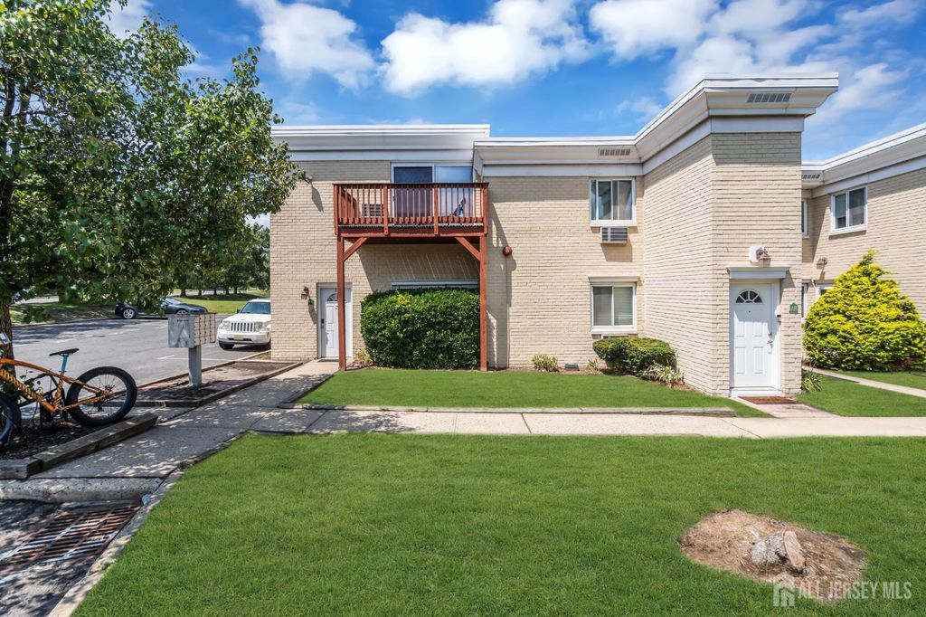 13 Lake Avenue 1A, East Brunswick, NJ 08816