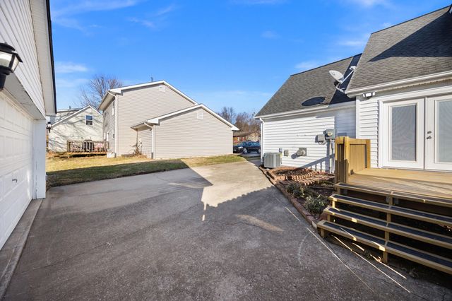 1336 Dorchester Drive, Georgetown, KY 40324