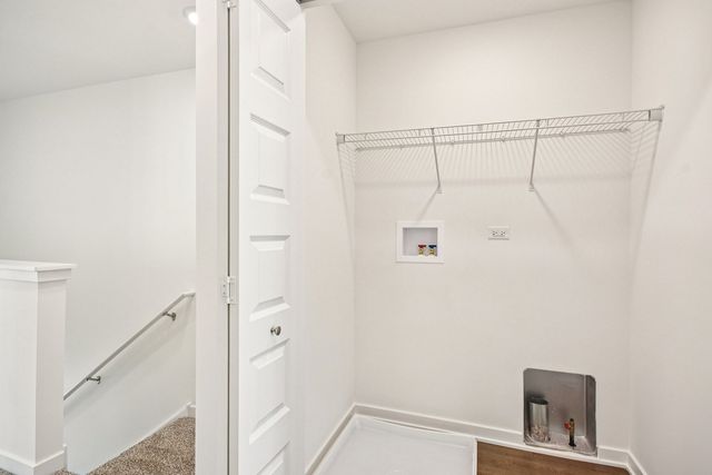 373 Summit Circle, Lombard, IL 60148