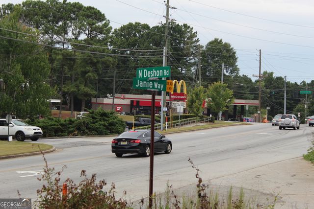 433 N Deshong Road, Stone Mountain, GA 30087