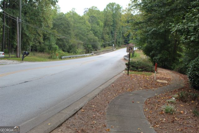 433 N Deshong Road, Stone Mountain, GA 30087