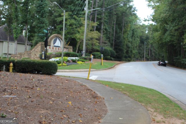 433 N Deshong Road, Stone Mountain, GA 30087