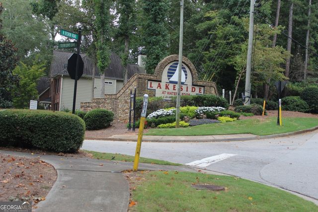 433 N Deshong Road, Stone Mountain, GA 30087