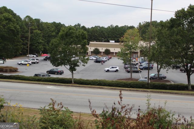 433 N Deshong Road, Stone Mountain, GA 30087