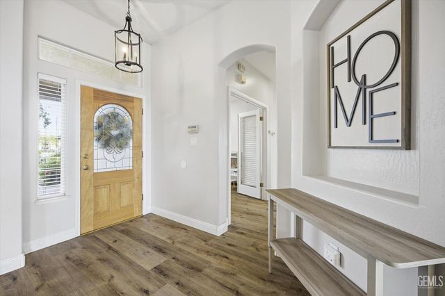 11001 Four Bears Drive, Bakersfield, CA 93312