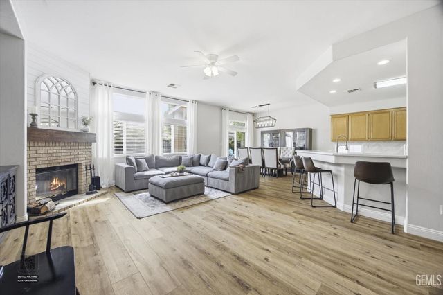 11001 Four Bears Drive, Bakersfield, CA 93312