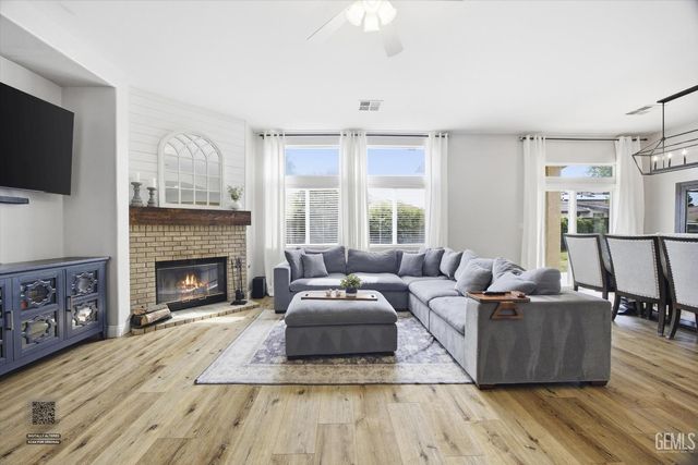 11001 Four Bears Drive, Bakersfield, CA 93312