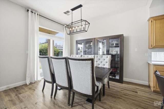 11001 Four Bears Drive, Bakersfield, CA 93312