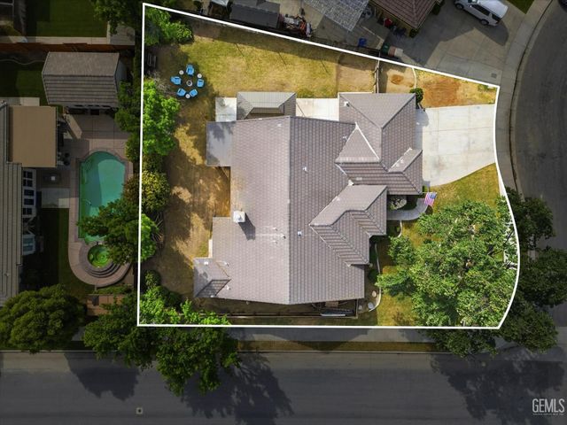 11001 Four Bears Drive, Bakersfield, CA 93312