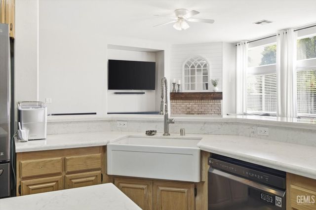 11001 Four Bears Drive, Bakersfield, CA 93312