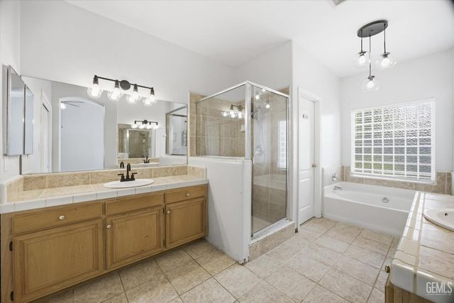 11001 Four Bears Drive, Bakersfield, CA 93312