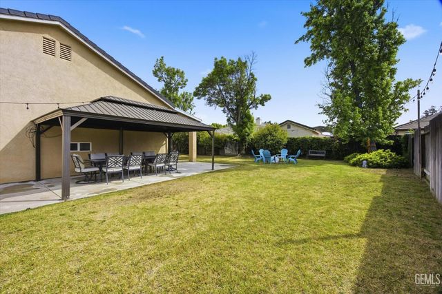 11001 Four Bears Drive, Bakersfield, CA 93312