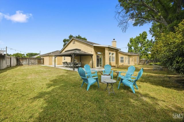 11001 Four Bears Drive, Bakersfield, CA 93312