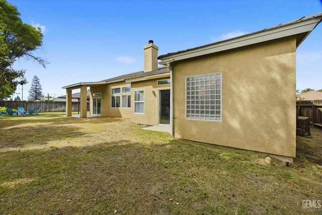 11001 Four Bears Drive, Bakersfield, CA 93312