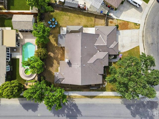 11001 Four Bears Drive, Bakersfield, CA 93312