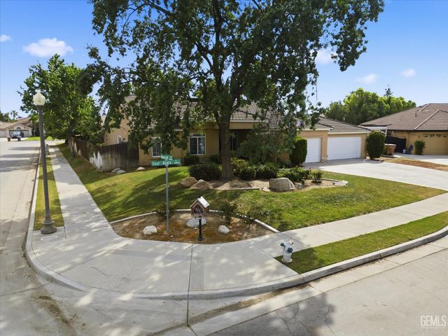 11001 Four Bears Drive, Bakersfield, CA 93312