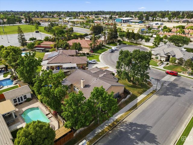 11001 Four Bears Drive, Bakersfield, CA 93312