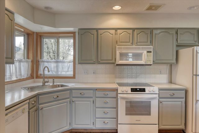 3023 S Winthrop Ln, Spokane, WA 99203